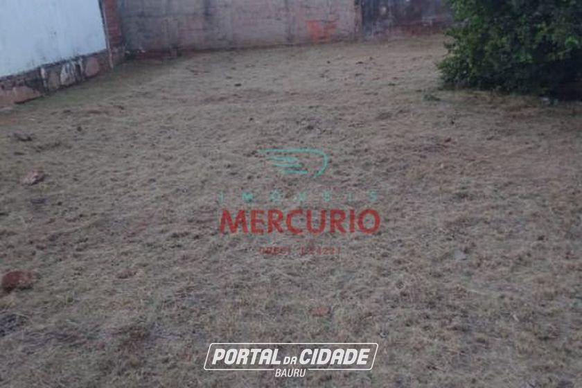 Terreno &agrave; venda - 242m&sup2; - Vila Falc&atilde;o