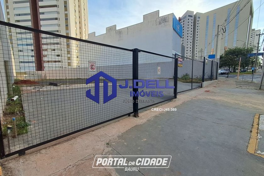 Terreno &agrave; venda - 700m&sup2; - Aviacao