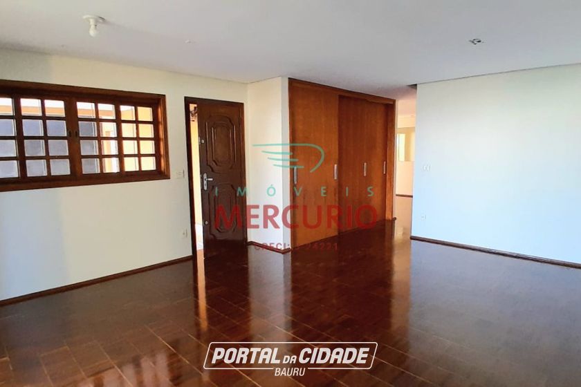 Casa &agrave; venda - 258m&sup2; - Centro