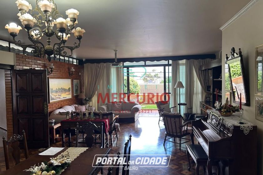 Casa &agrave; venda - 325m&sup2; - Vila Santa Tereza