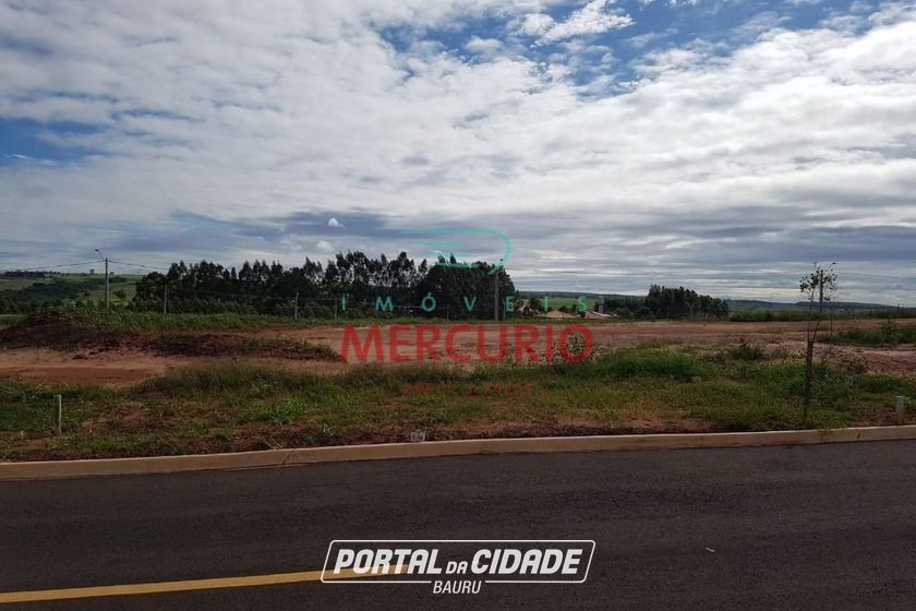 Terreno &agrave; venda - 300m&sup2; - Villa de Leon II