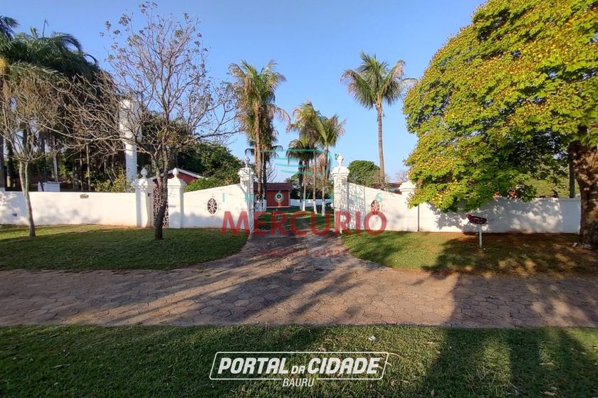 Casa &agrave; venda - 729m&sup2; - Jardim Shangri-L&aacute;