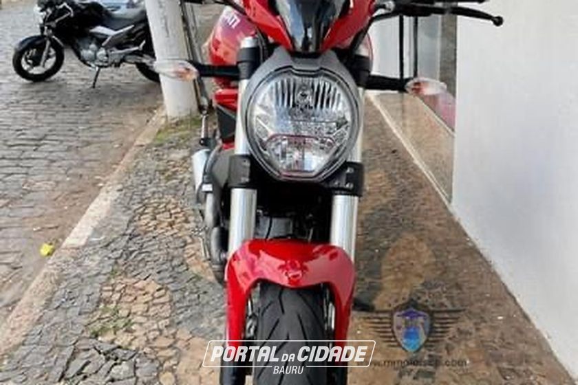 DUCATI MONSTER