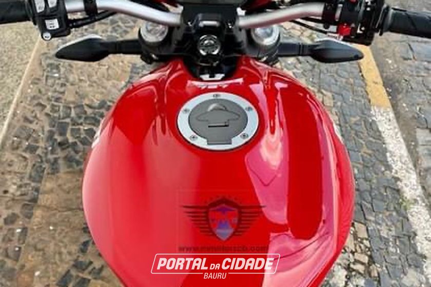 DUCATI MONSTER