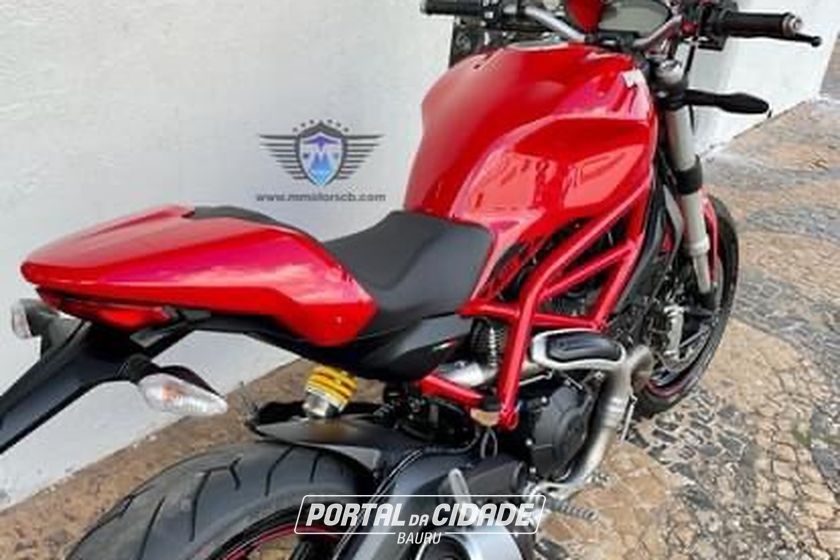 DUCATI MONSTER