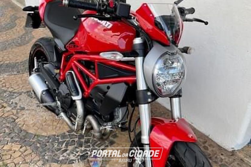 DUCATI MONSTER