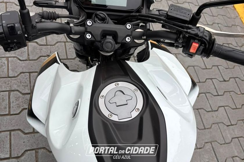 YAMAHA FZ25