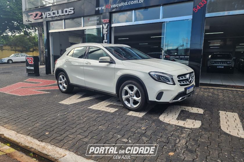 Mercedes-Benz CLA-200
