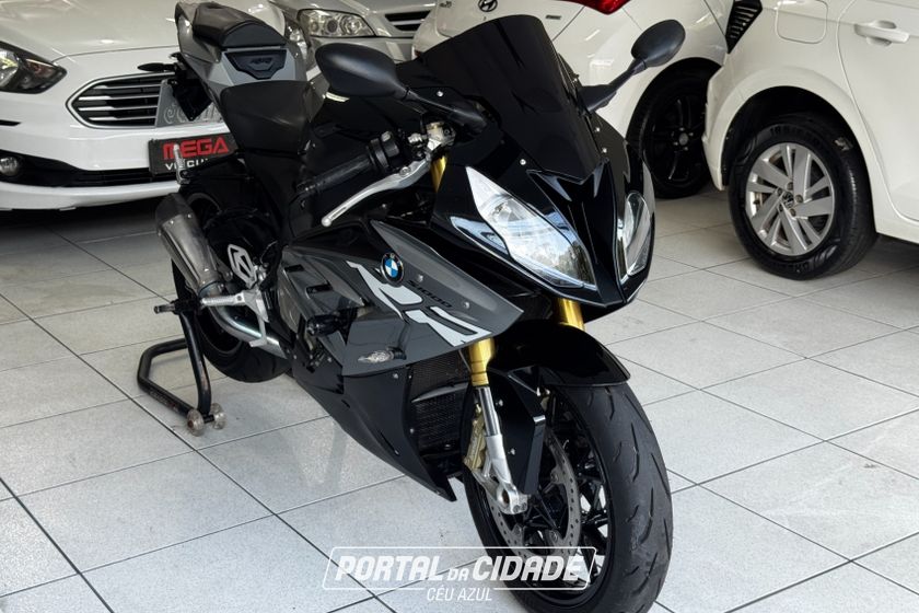 BMW S
