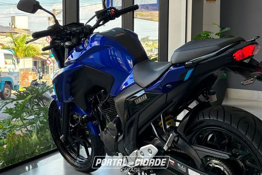 YAMAHA FZ25
