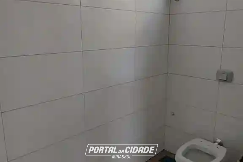 Sal&atilde;o Comercial para alugar - 110m&sup2; - Centro