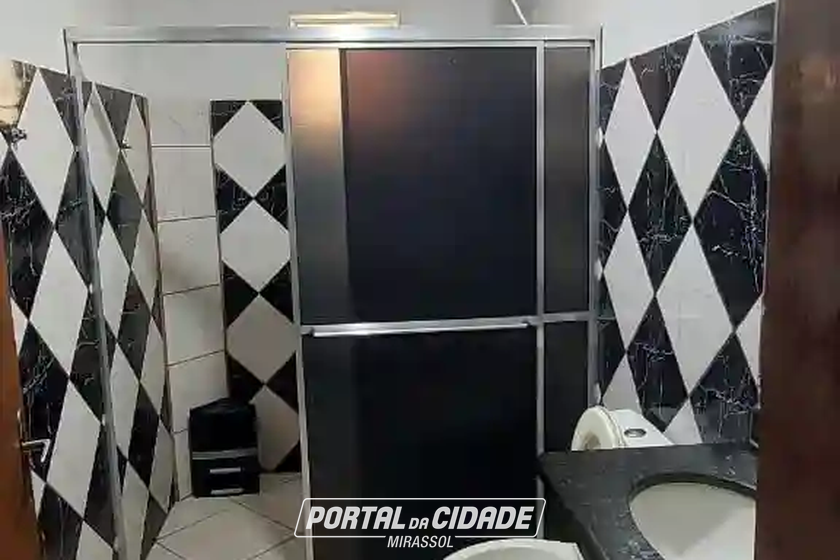 Sobrado para alugar - 159m&sup2; - Regissol 1