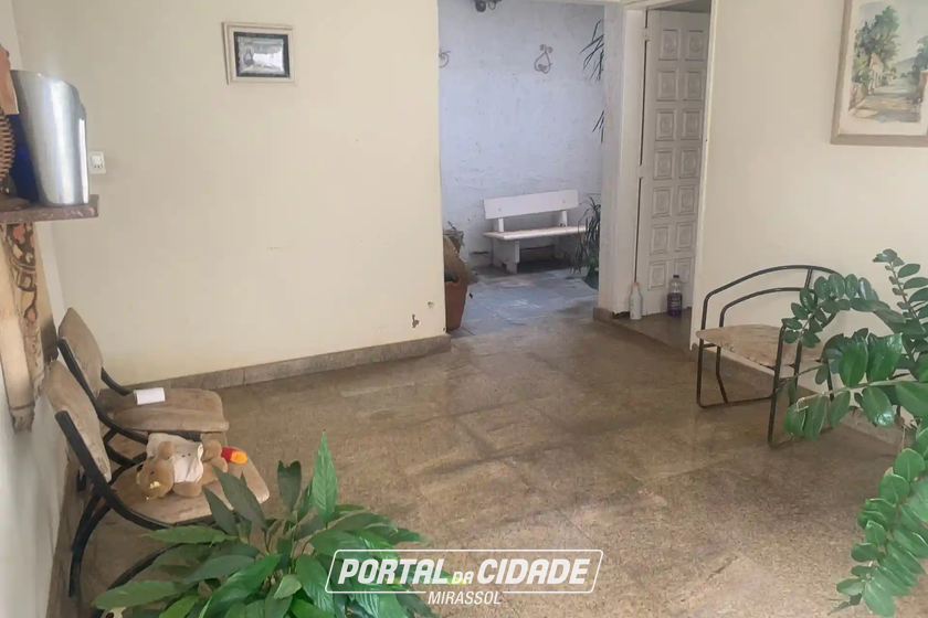 Sobrado &agrave; venda - 990m&sup2; - Centro