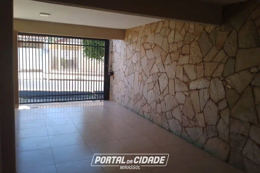 Casa para alugar - 120m&sup2; - Centro