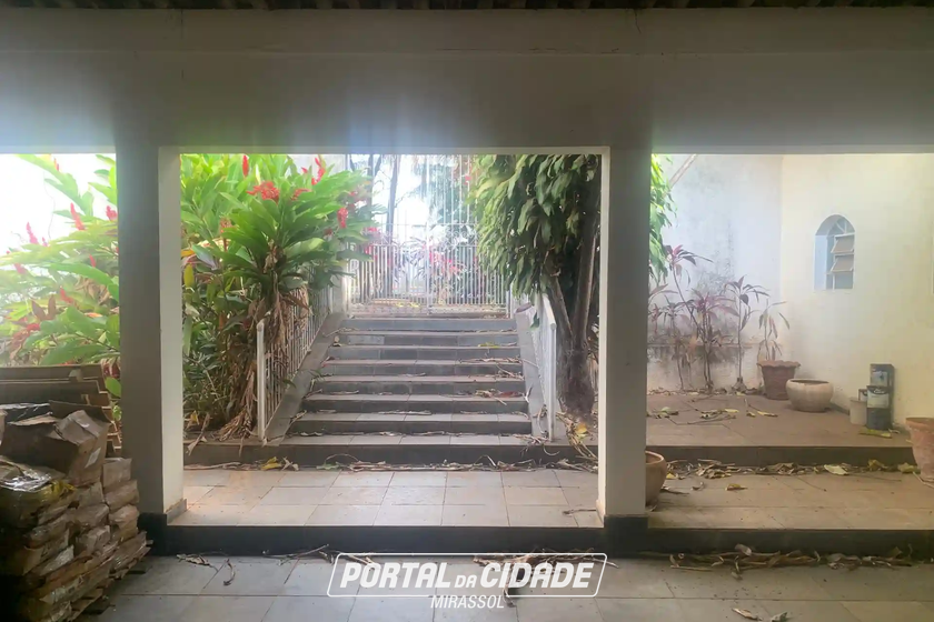 Sobrado &agrave; venda - 990m&sup2; - Centro