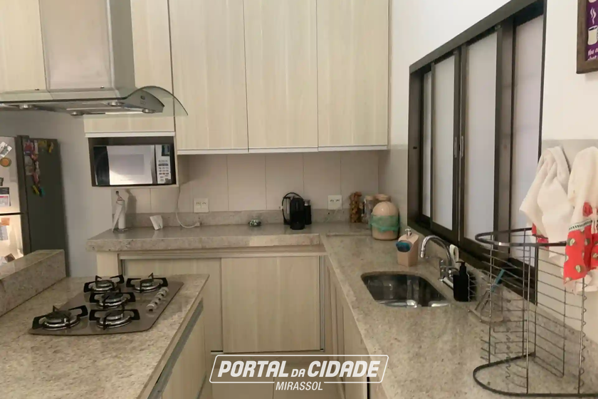 Casa &agrave; venda - 132m&sup2; - Centro