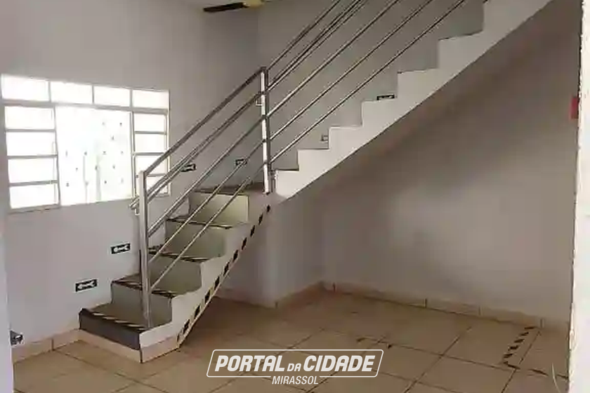 Sobrado para alugar - 159m&sup2; - Regissol 1