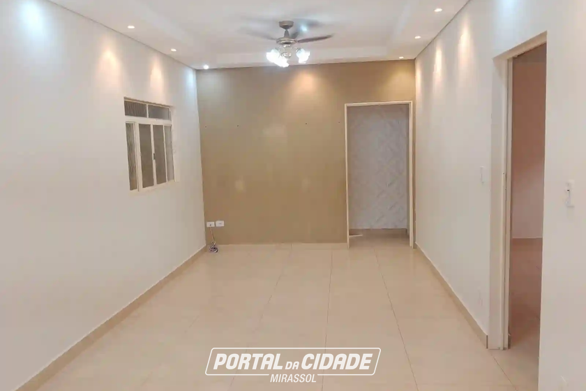 Casa para alugar - 120m&sup2; - Centro