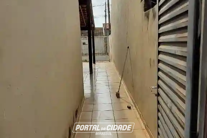Sobrado para alugar - 159m&sup2; - Regissol 1