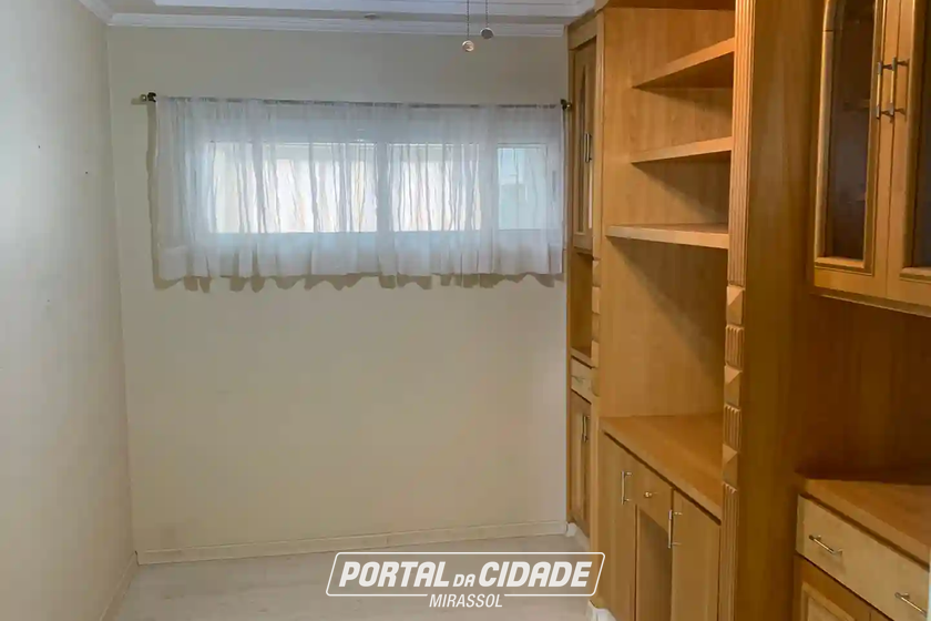 Apartamento &agrave; venda - 280m&sup2; - Centro