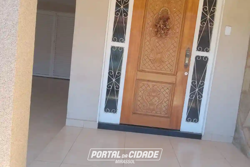 Casa para alugar - 120m&sup2; - Centro