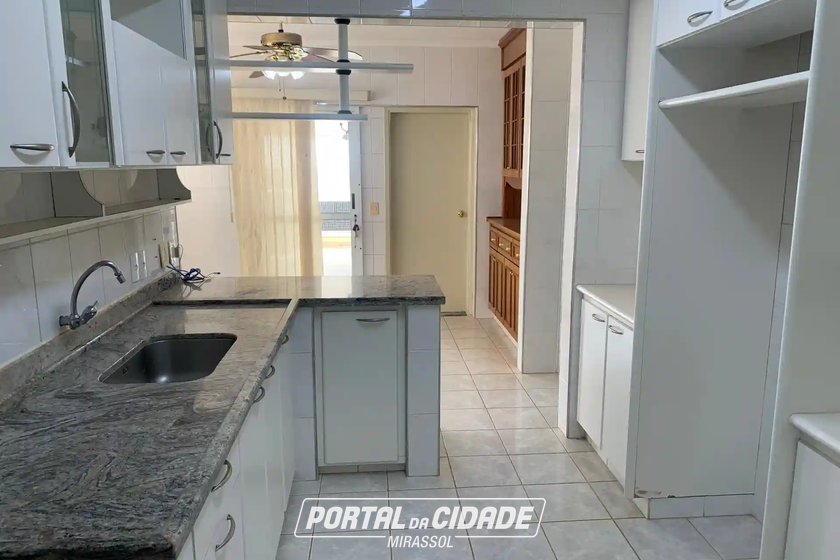 Apartamento &agrave; venda - 280m&sup2; - Centro