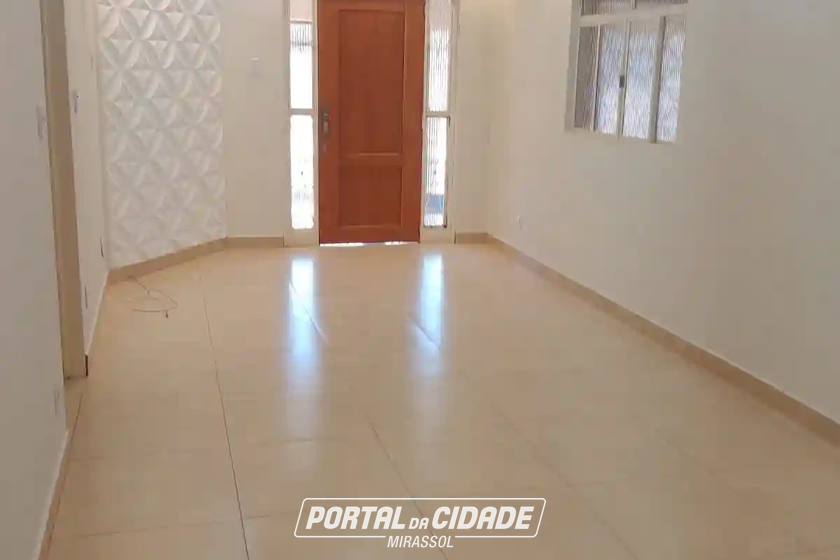 Casa para alugar - 120m&sup2; - Centro