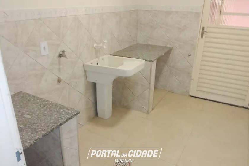 Casa para alugar - 120m&sup2; - Centro