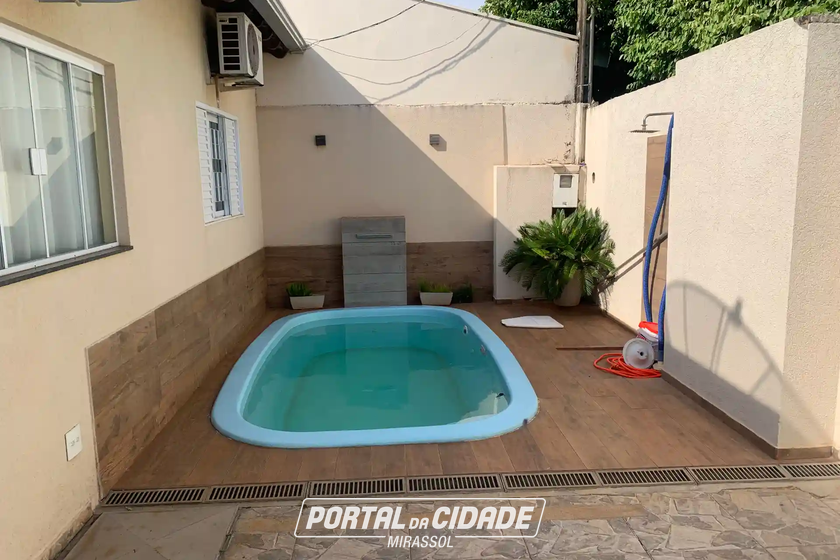Casa &agrave; venda - 98m&sup2; - Santa Cruz