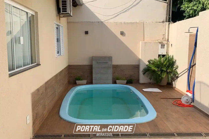 Casa &agrave; venda - 98m&sup2; - Santa Cruz