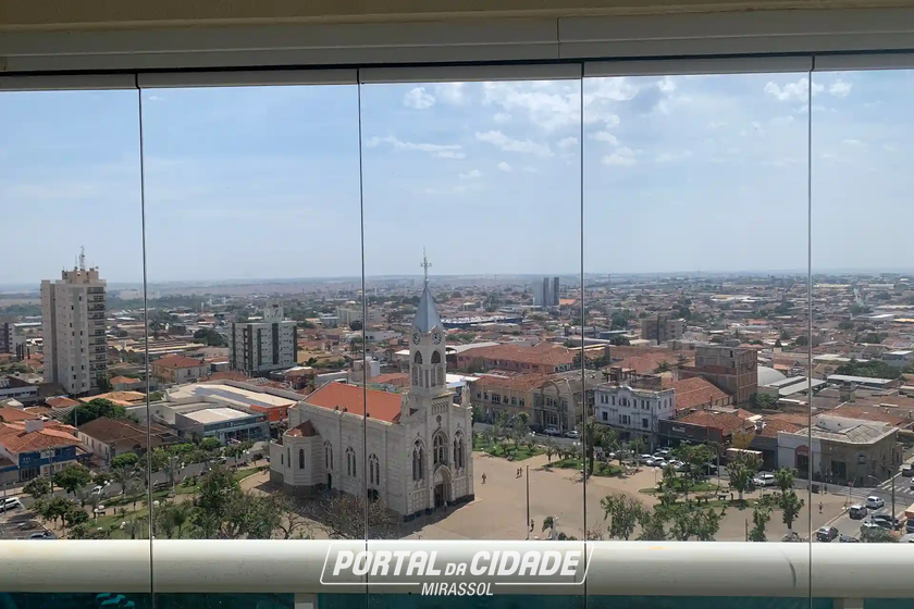 Apartamento &agrave; venda - 280m&sup2; - Centro