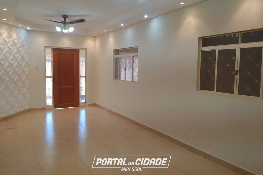 Casa para alugar - 120m&sup2; - Centro