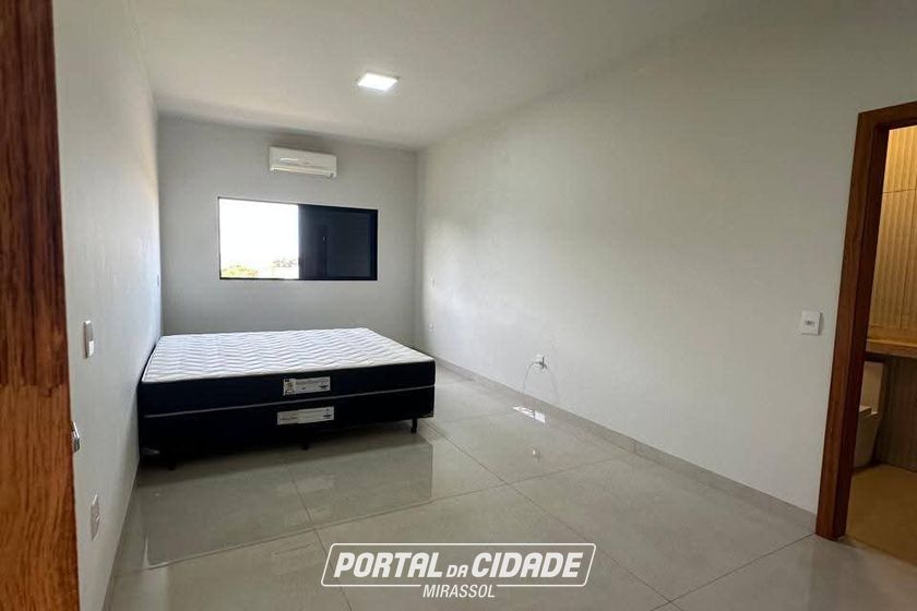 Ch&aacute;cara &agrave; venda - 756m&sup2; - DHAMA 