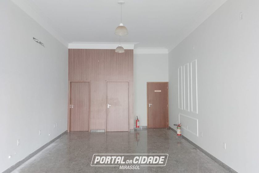Sal&atilde;o Comercial para alugar - 80m&sup2; - Centro