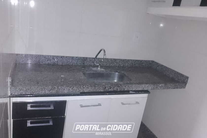 Sal&atilde;o Comercial para alugar - 80m&sup2; - Centro