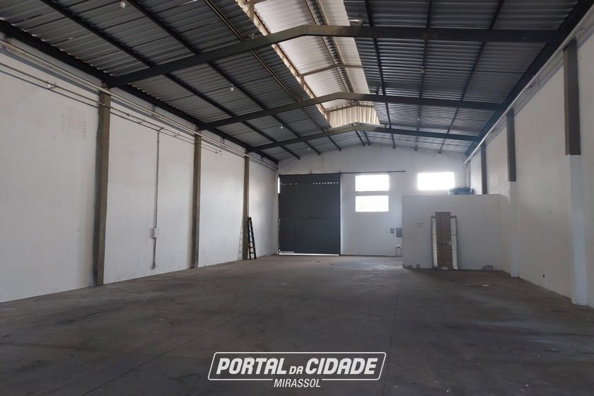 Ponto Comercial para alugar - 360m&sup2; - Jardim S&atilde;o Bernardo III