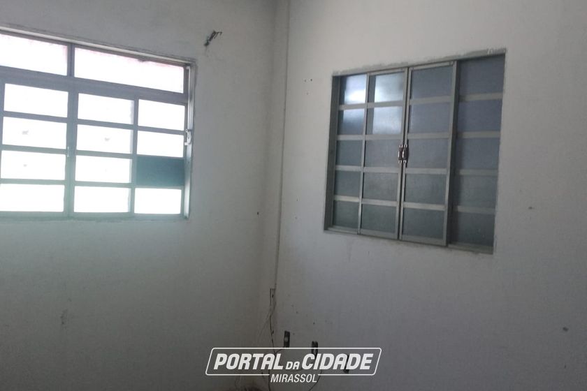 Ponto Comercial para alugar - 330m&sup2; - Portal da Cidade Amiga