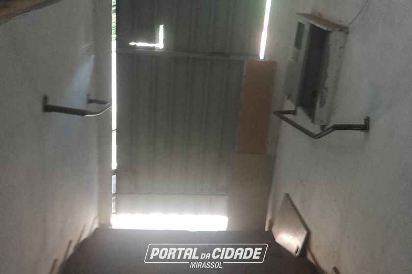 Ponto Comercial para alugar - 330m&sup2; - Portal da Cidade Amiga