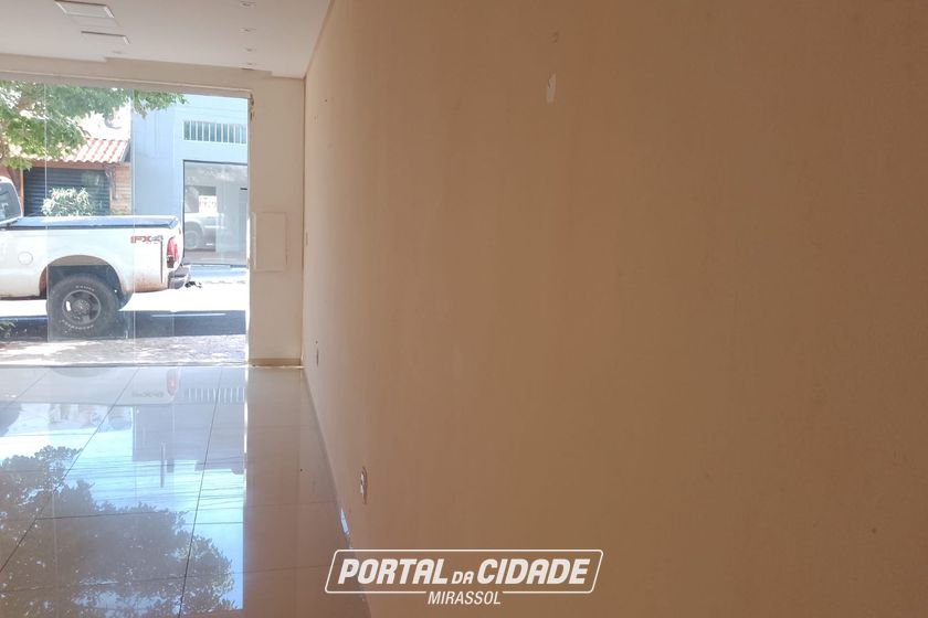 Sal&atilde;o Comercial para alugar - 40m&sup2; - Centro