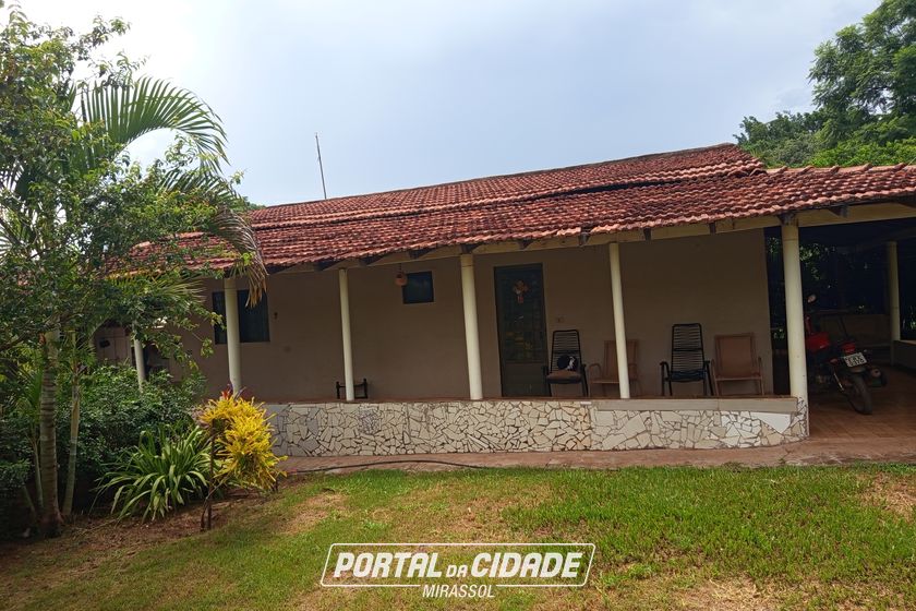 Ch&aacute;cara &agrave; venda - 200m&sup2; - &Aacute;rea Rural de Mirassol