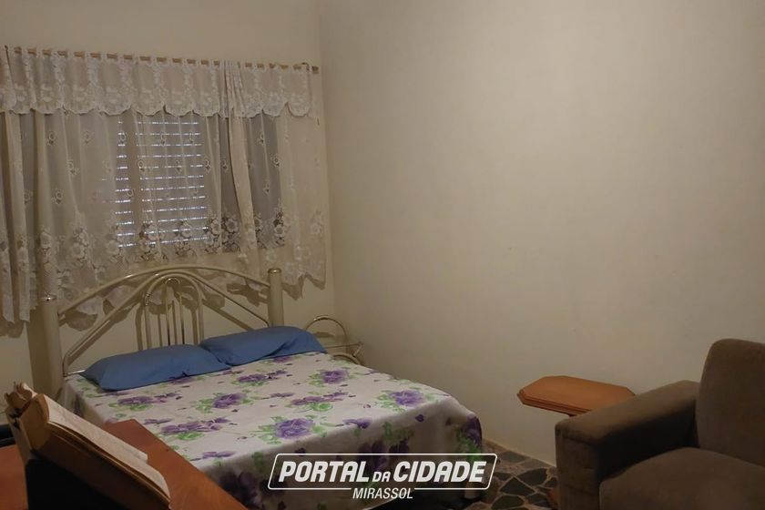 Ch&aacute;cara &agrave; venda - 600m&sup2; - Corrego do lim&atilde;o 