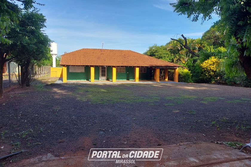 Ch&aacute;cara &agrave; venda - 600m&sup2; - Corrego do lim&atilde;o 