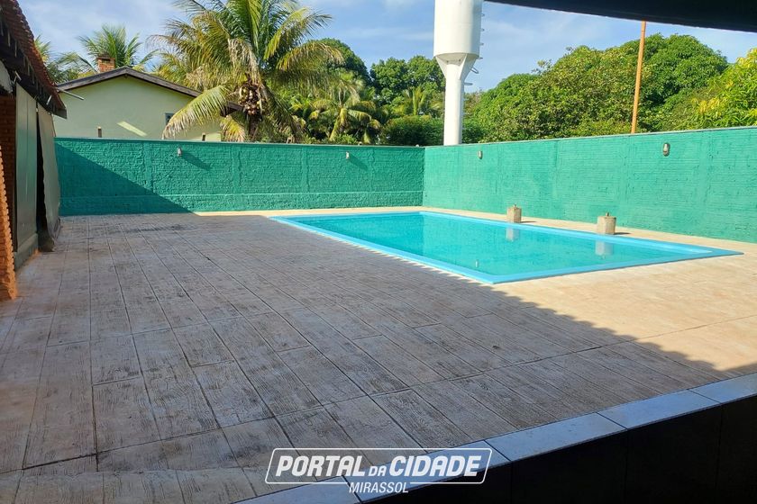Ch&aacute;cara &agrave; venda - 600m&sup2; - Corrego do lim&atilde;o 