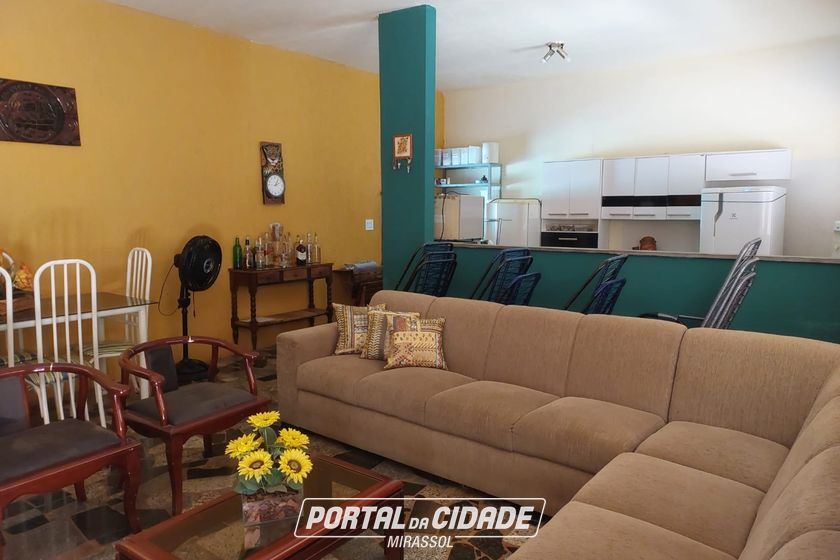 Ch&aacute;cara &agrave; venda - 600m&sup2; - Corrego do lim&atilde;o 