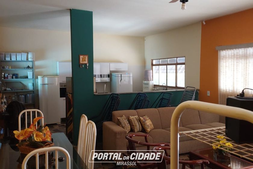 Ch&aacute;cara &agrave; venda - 600m&sup2; - Corrego do lim&atilde;o 