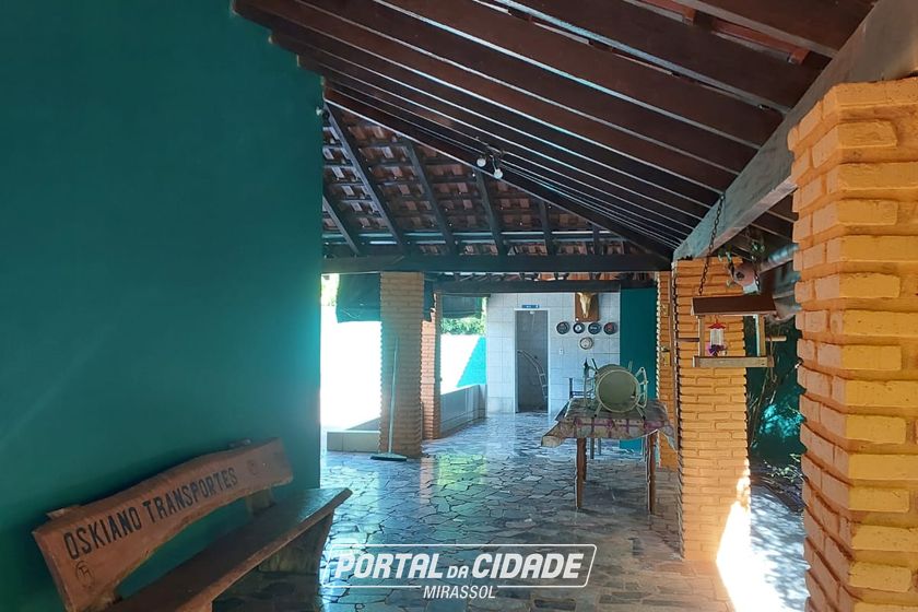 Ch&aacute;cara &agrave; venda - 600m&sup2; - Corrego do lim&atilde;o 