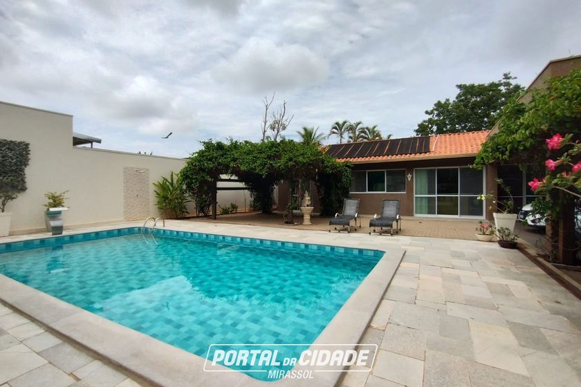 Ch&aacute;cara &agrave; venda - 289m&sup2; - Monte Carlo