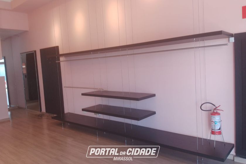 Sal&atilde;o Comercial para alugar - 50m&sup2; - Centro