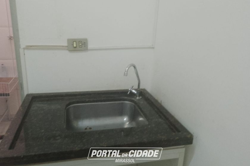Sal&atilde;o Comercial para alugar - 50m&sup2; - Centro