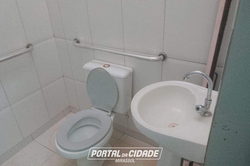 Sal&atilde;o Comercial para alugar - 50m&sup2; - Centro